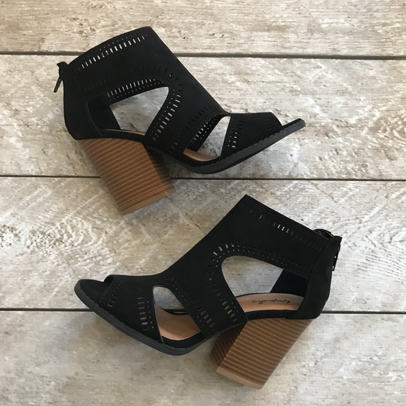 Qupid Shoes - DISCOUNTED Betty Heel
